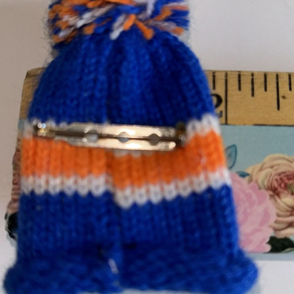 Oilers Vintage Pins and Badges, Edmonton Oilers Vintage Hat Toque Pin VTg